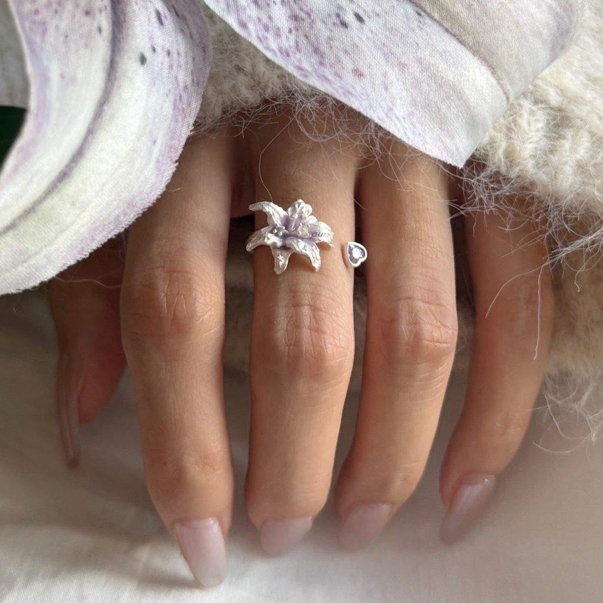 Lily Series Niche Advanced Simple Romantic Ring