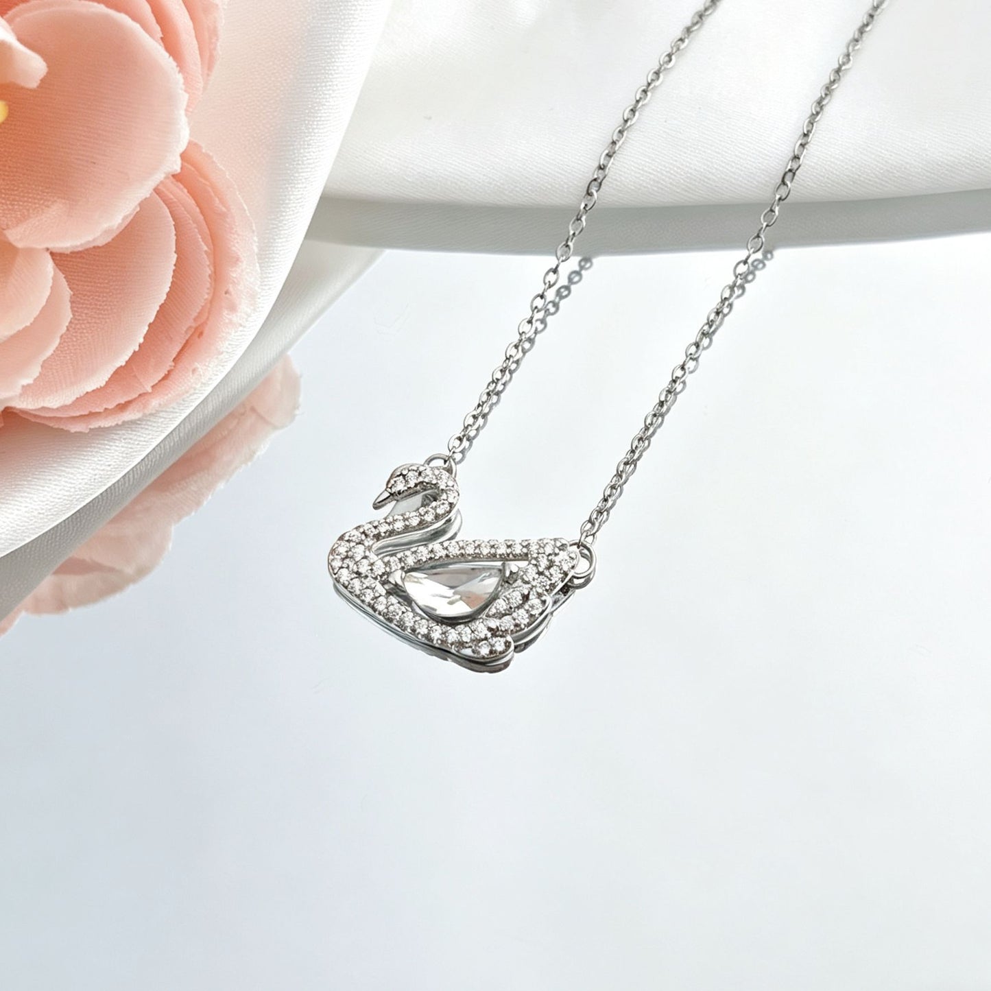Women's Swan Light Luxury High-grade Clavicle Chain Elegant Necklace