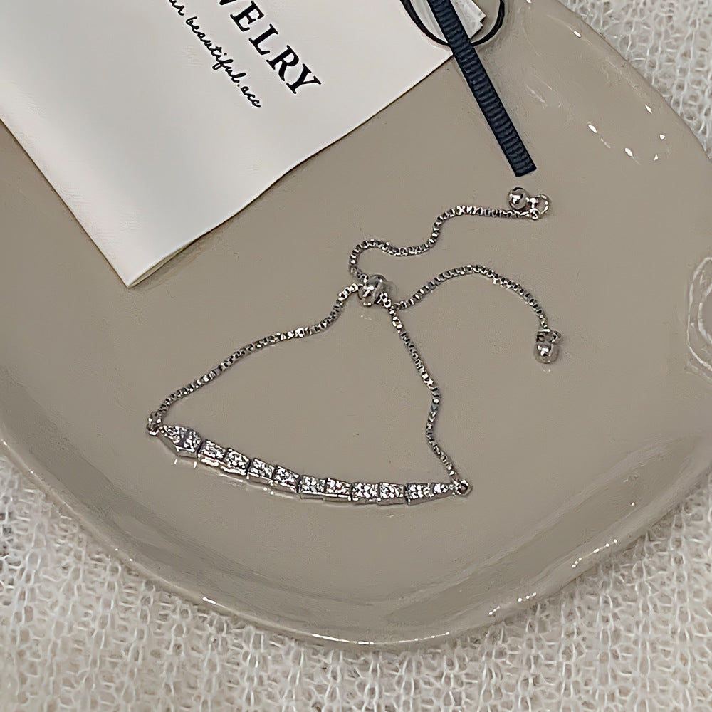 Women's Inlay Fritillary Four-leaf Flower Pull-out Light Luxury High-grade Bracelets