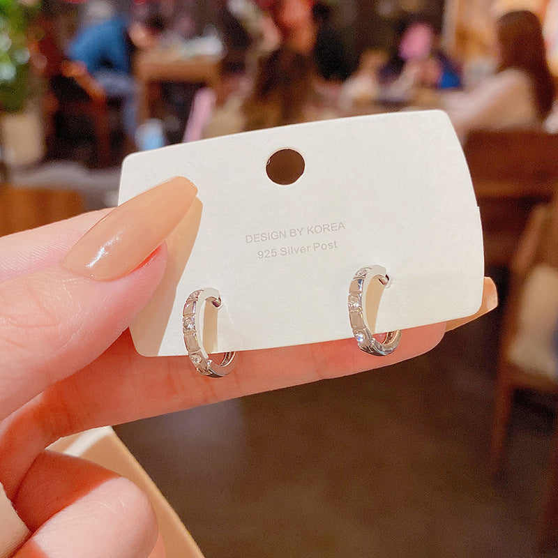 Sier Exquisite Geometric Ear Clip Light Stud Earrings