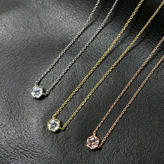 Hexagonal Honeycomb Zircon High-grade Design V Gold Single Diamond Clavicle Pendants
