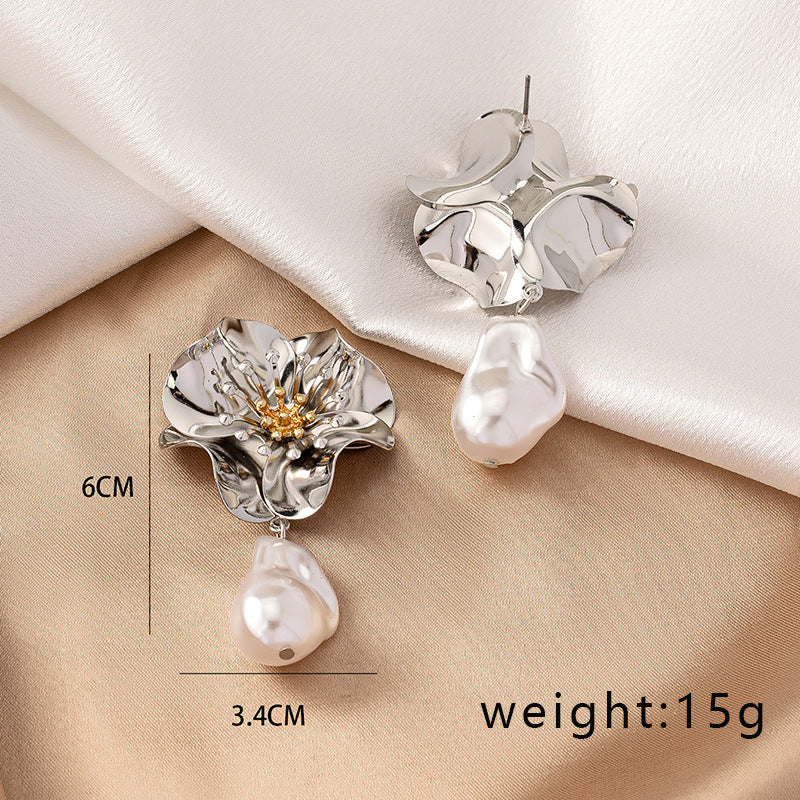 Women's Stylish Flower Elegant Street Shot Earrings