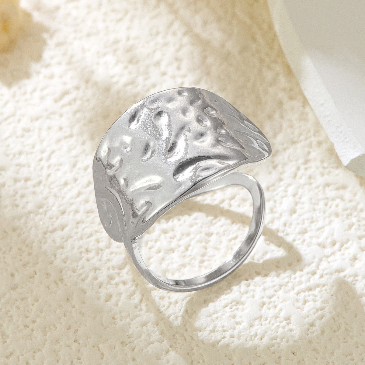 Stainless Steel Irregular Line Love Heart-shaped High-grade Ring