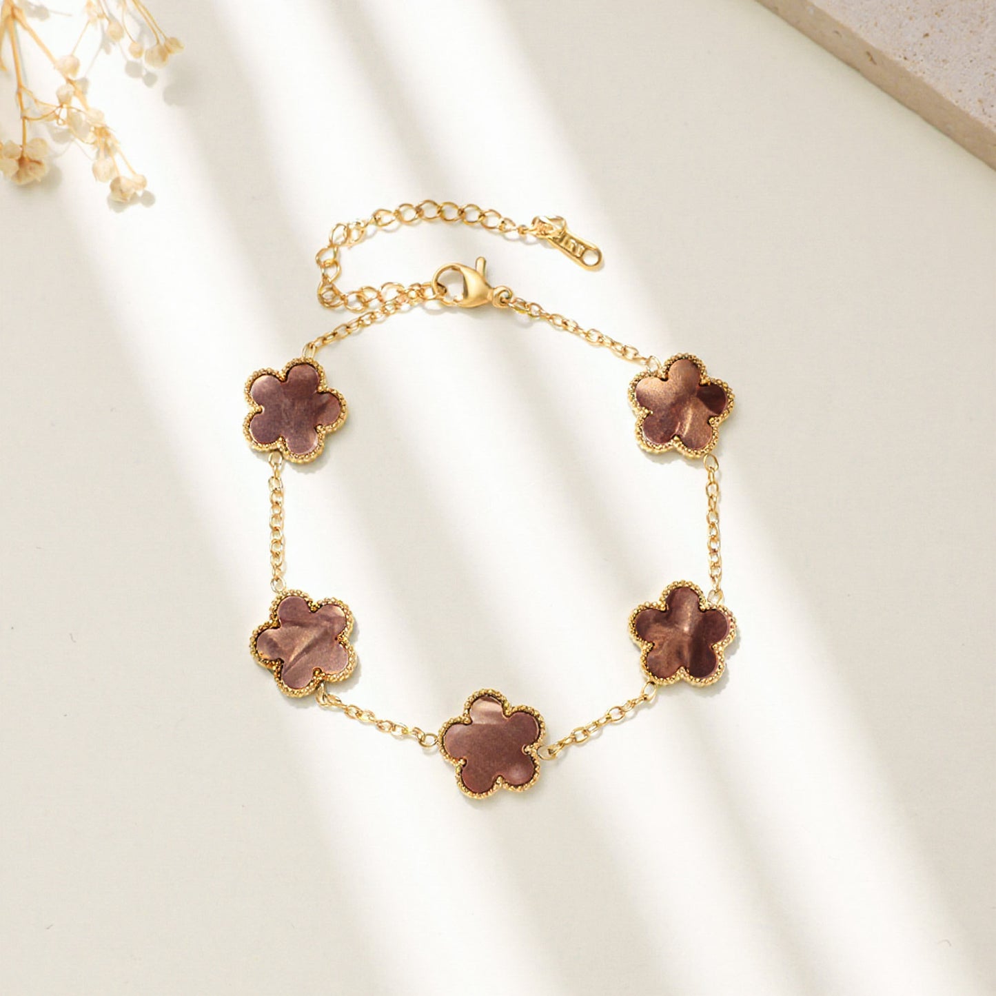 Women's Steel Gold-plated Parthenocissus Grass Plaid Fashion Simple Light Bracelet