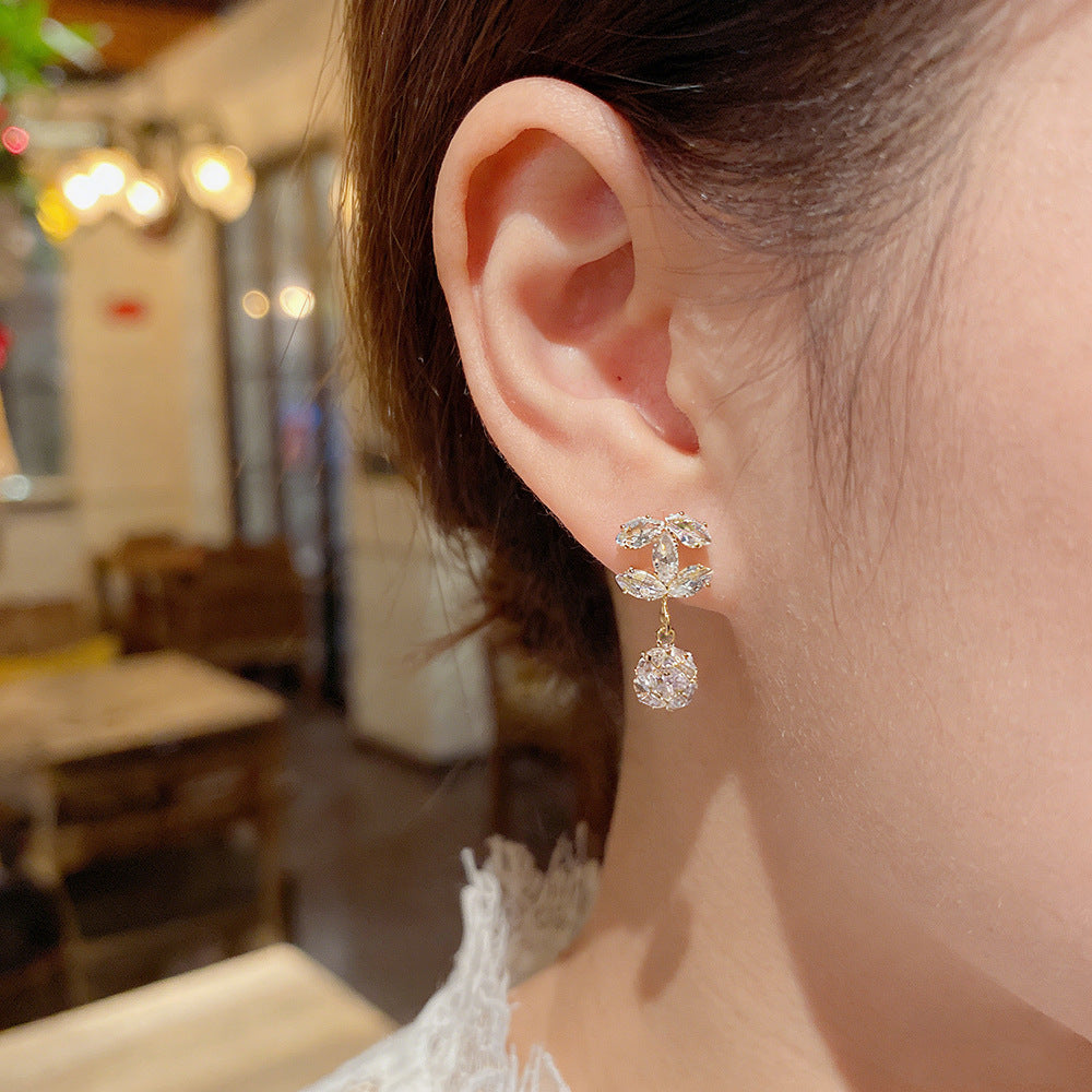 Women's Needle Zircon Double Alphabet Letter Light Luxury High-grade Classic Style Stud Earrings