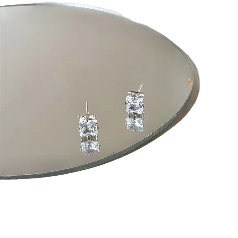 Women's Simple Geometric Rhinestone Small Sweet Graceful Fashionable For Stud Earrings