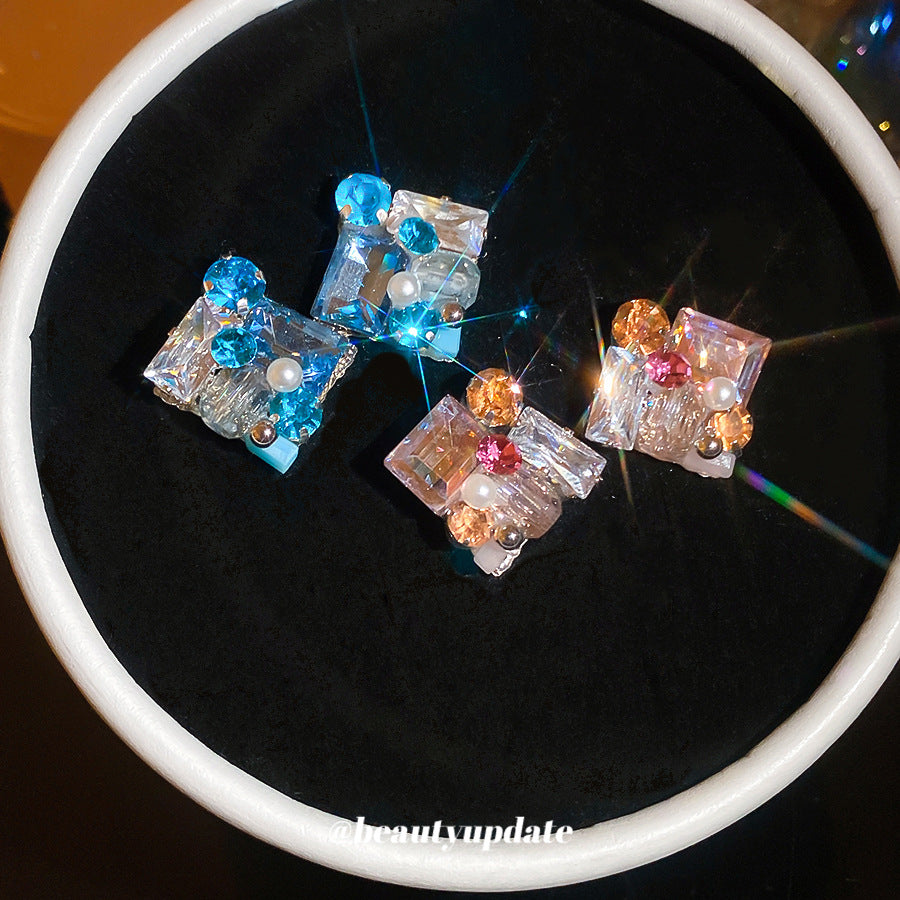 Women's Korean Style Sweet Cool Three-dimensional Shiny Rhinestone Acrylic Small Square Stud Earrings