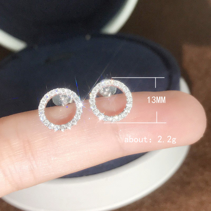 Women's Inlaid Circle Zircon Simple Sense Western Style Light Luxury Flash Stud Earrings