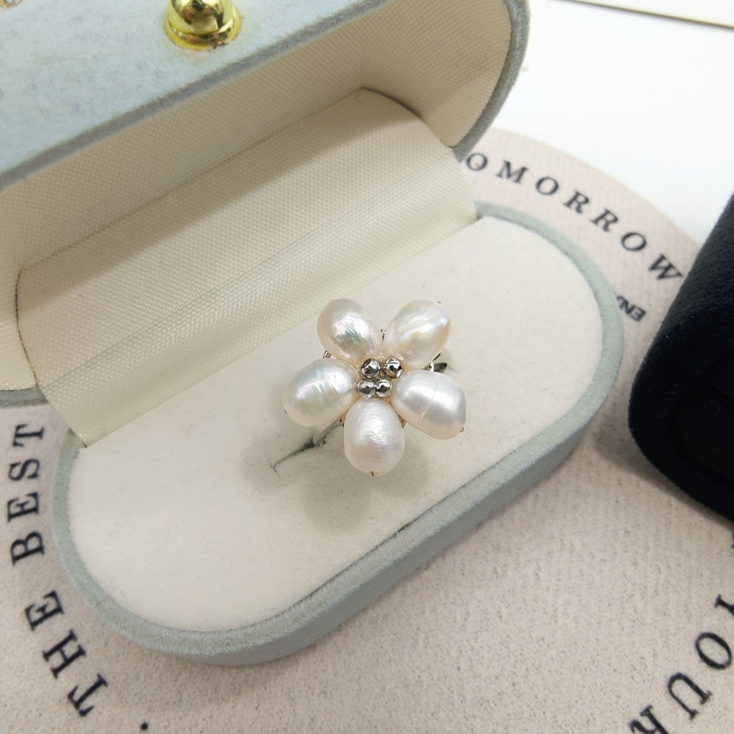 Baroque Pearl Five Petal Flower Retro Style Elegant Earrings