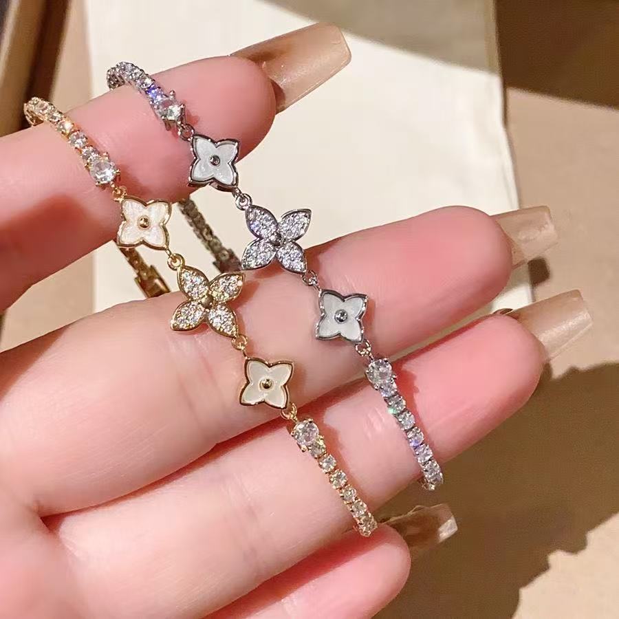 Women's Buckle Light Luxury High Sense Simple Bracelet