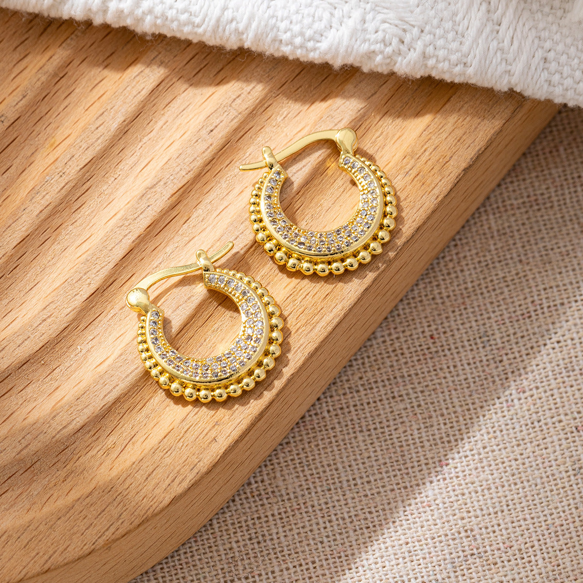 Classic Style Gold-plated Clover Clip High-grade Zircon Ear Buckle