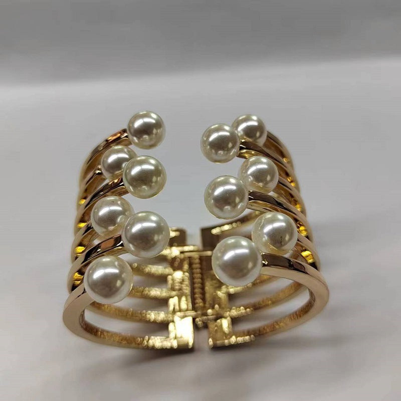 Luxury Electroplated Alloy Simple Rhinestone Pearl Bracelet