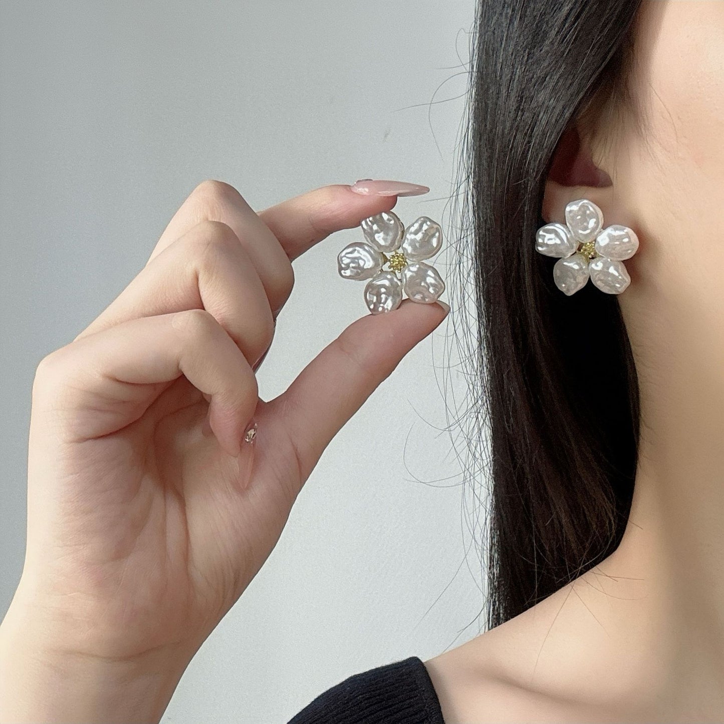 Women's Fairy Baroque Flower Pearl Fashion Gentle Earrings