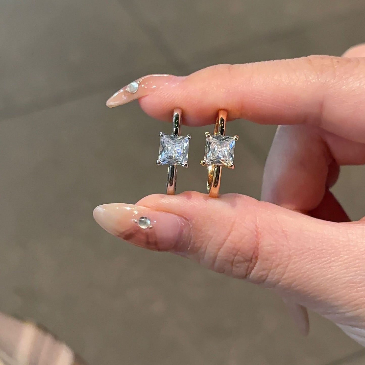 Affordable Luxury Fashion Zircon Elegant High Sense Ring