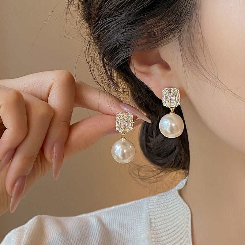 Women's Korean Fashion Temperament Entry Lux High-grade Earrings