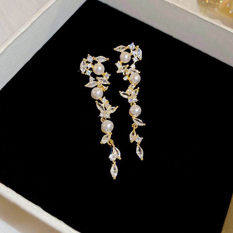 Korean Style White Zircon High-grade Simple Personalized Design Sense Earrings