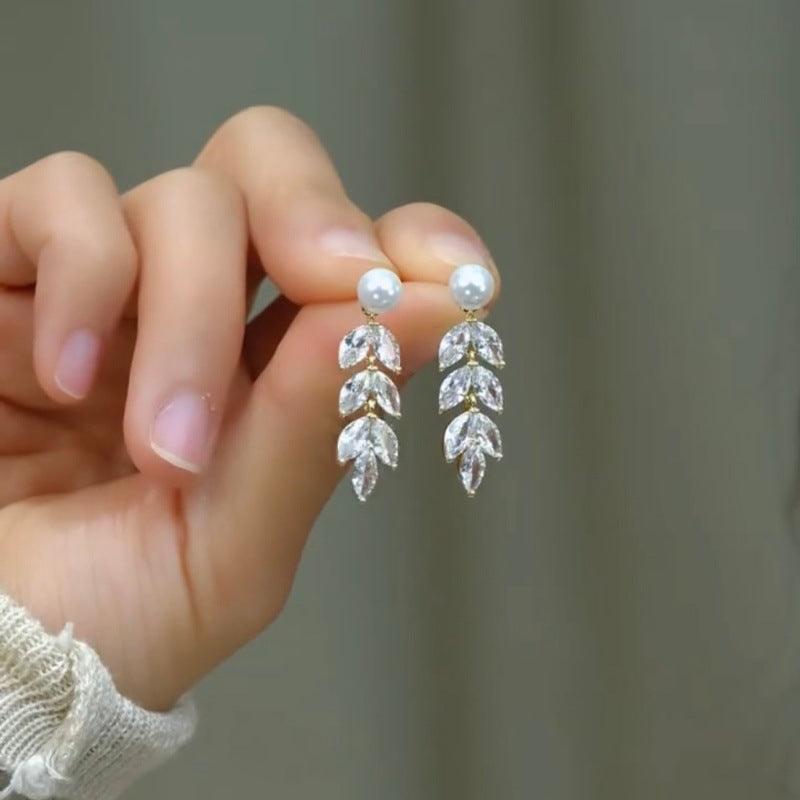 Women's Super Fairy Crystal Leaf Pearl Light Luxury Gold Stud Earrings
