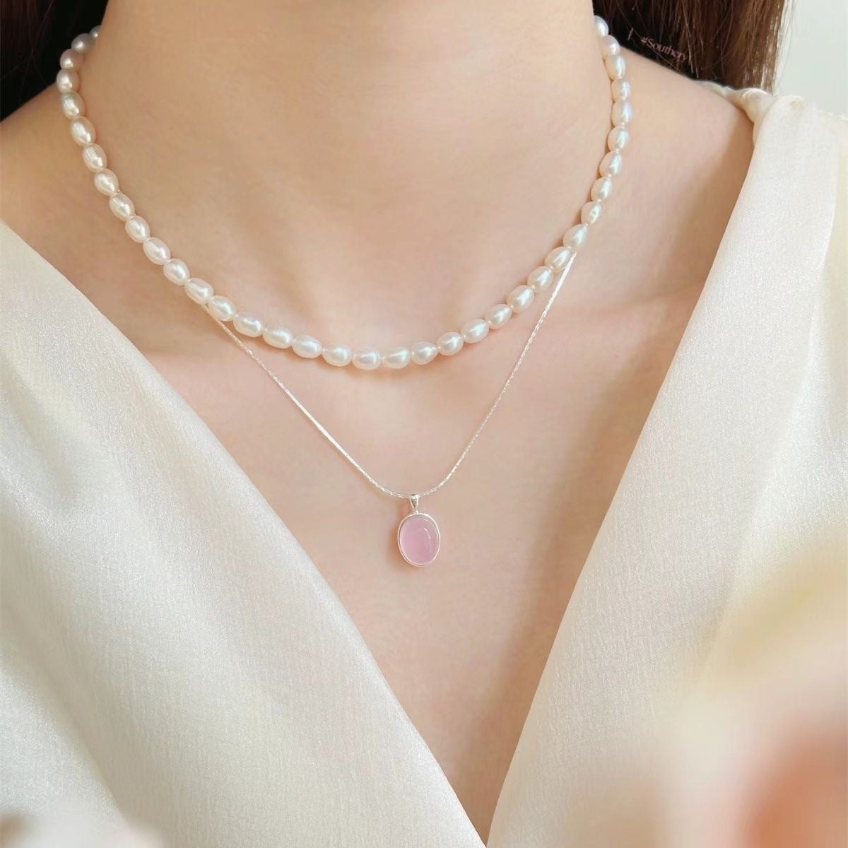 Strawberry Crystal Female Minority Simple Oval Necklace