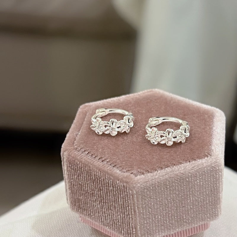 Light Luxury High-grade Three-dimensional Flower Refined Stylish Rings