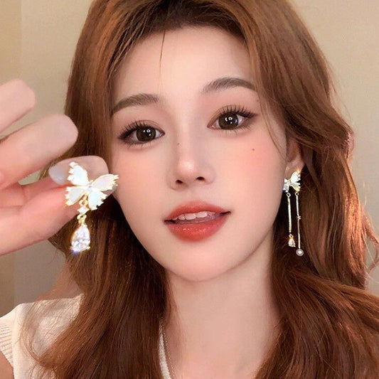 Women's Design High-grade Asymmetric Butterfly Zircon Light Luxury Stud Earrings