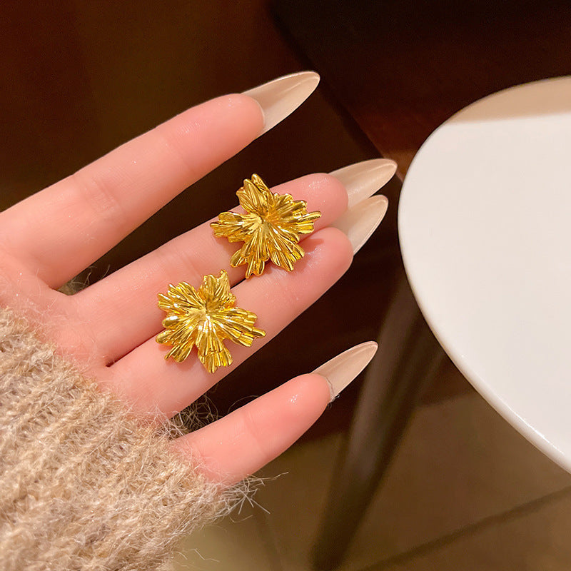 Women's Sier Needle Fresh Flower For Light Luxury Minority High-grade Pearl Stud Earrings