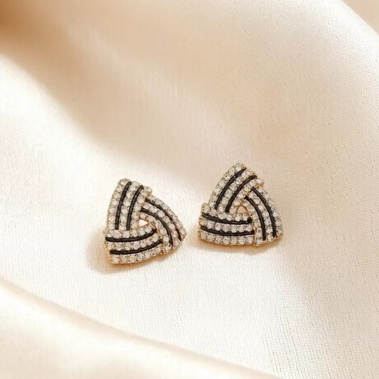 Women's Retro High-grade Black Oil Triangle For Light Luxury Temperament Stud Earrings