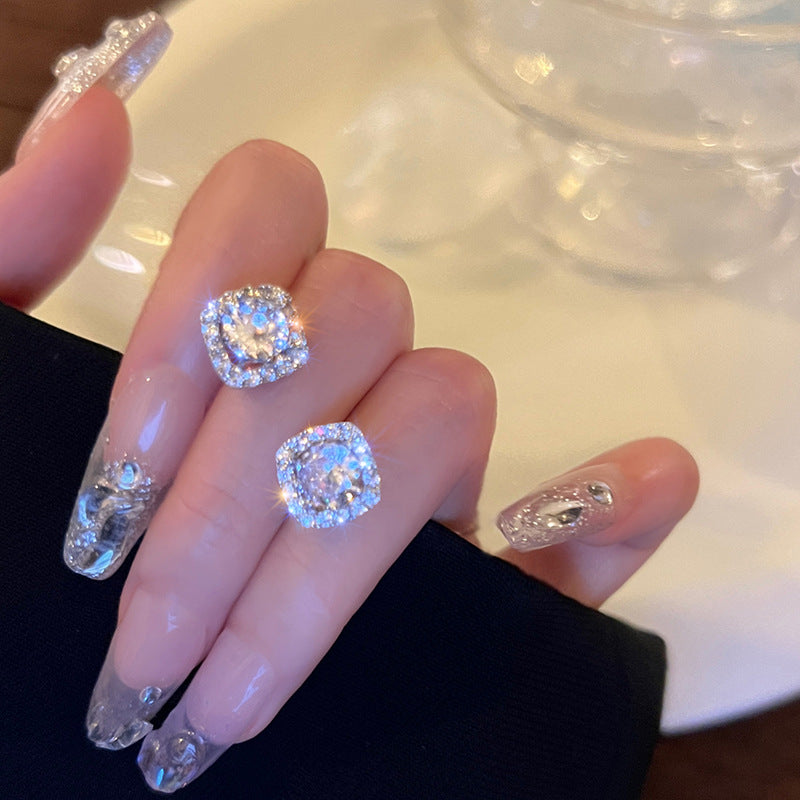 Sier Needle Simple Super Flash Zircon Light Luxury Minority Cold Stud Earrings