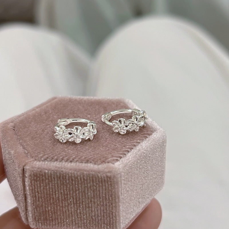 Light Luxury High-grade Three-dimensional Flower Refined Stylish Rings