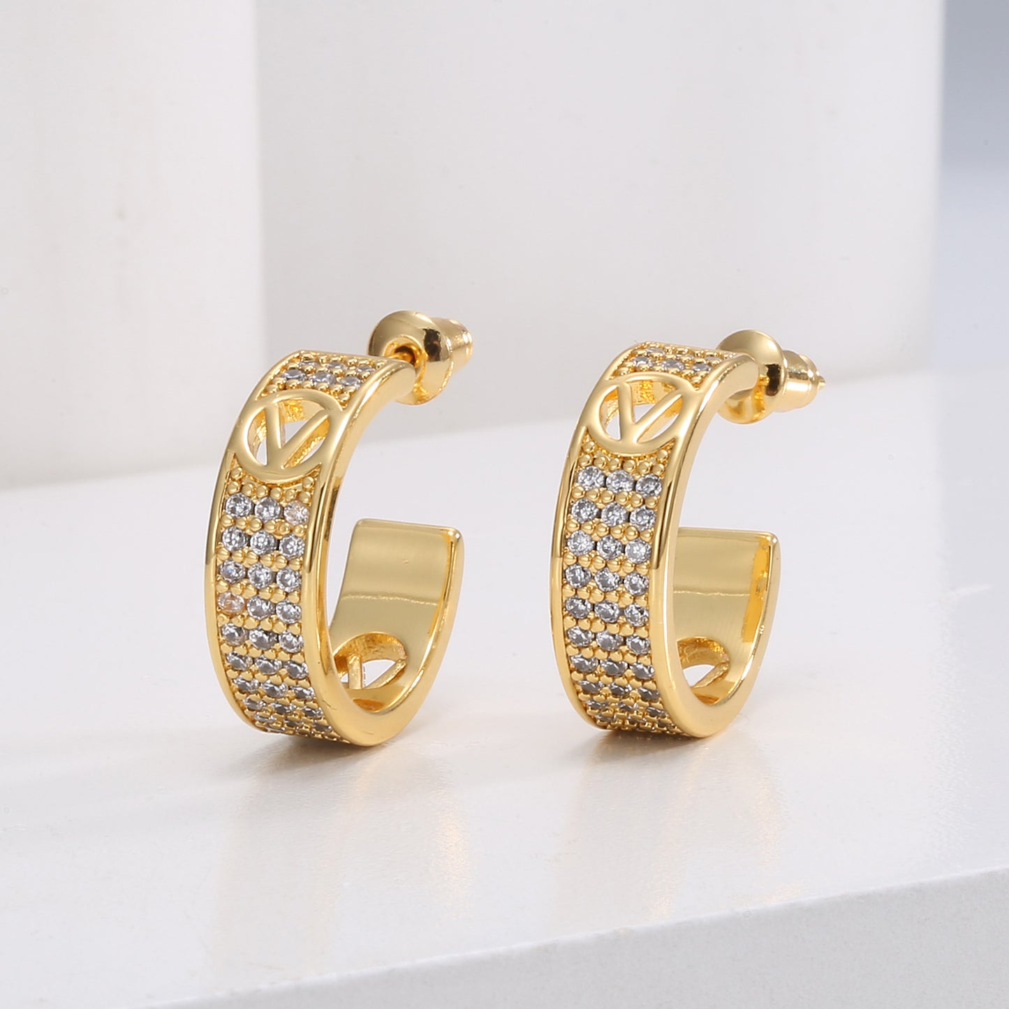 Women's Aloofness Style Suit Design Delicate Diamond Elegant Earrings