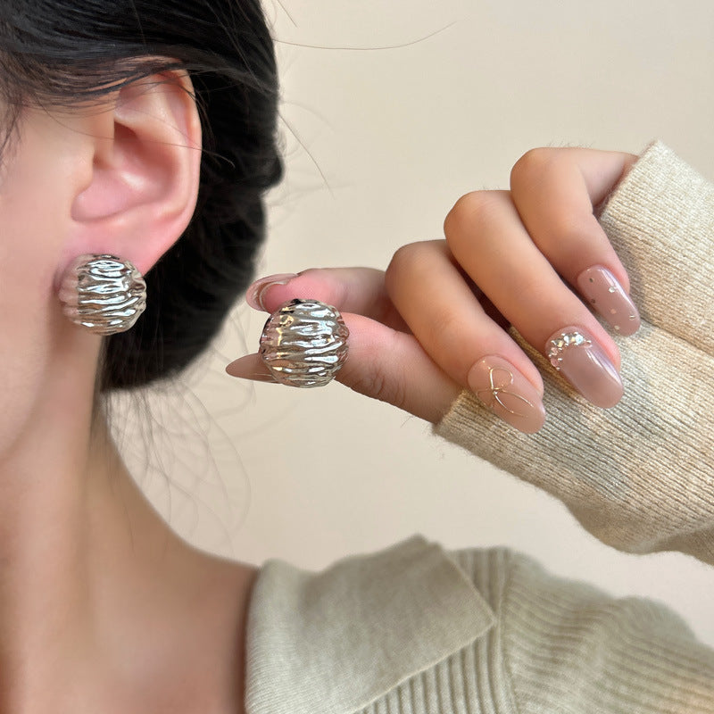 Women's Design Walnut Pattern Metal Light Luxury High-grade Fashion Stud Earrings