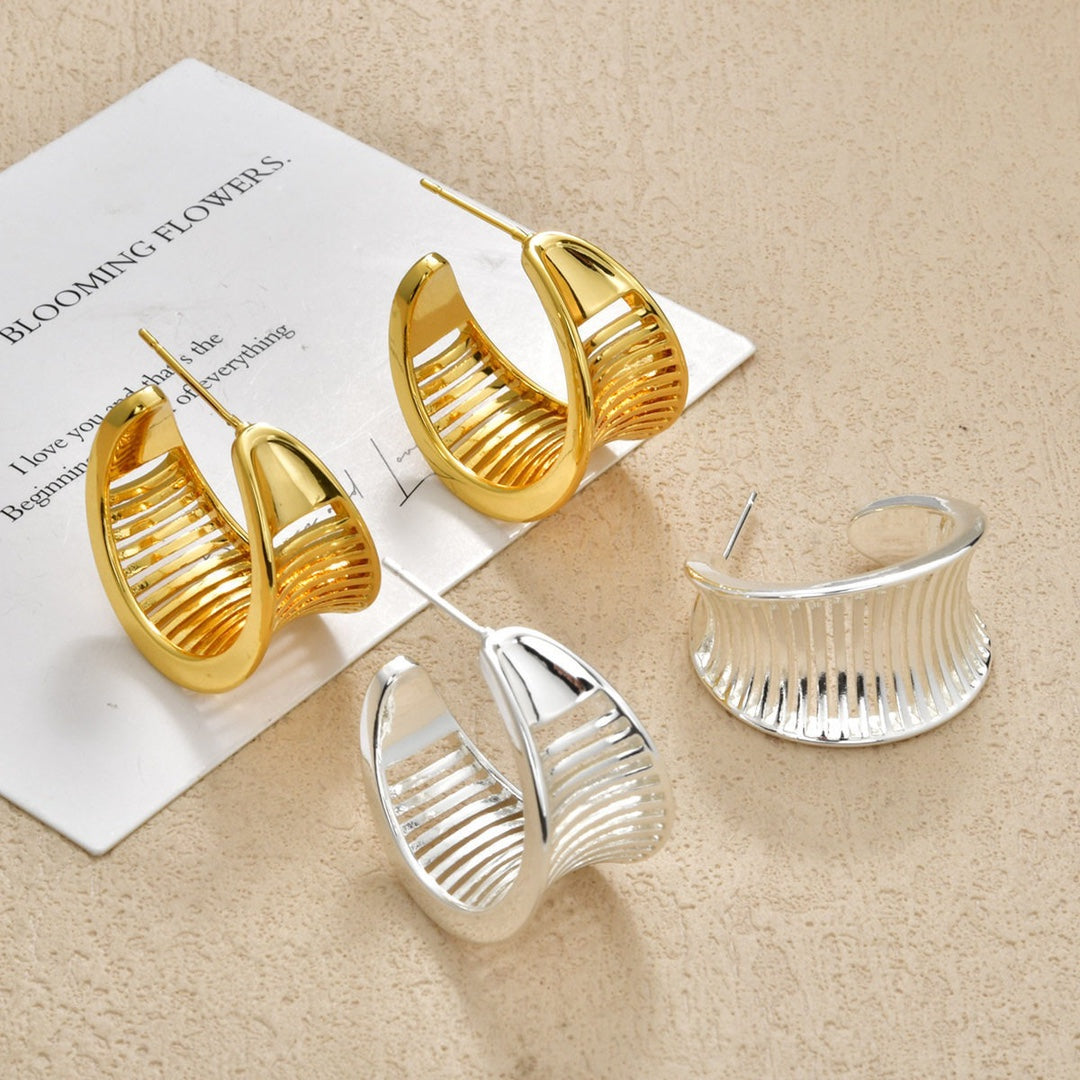 Women's Sier Pin High-grade Retro Cutout Geometric Earrings