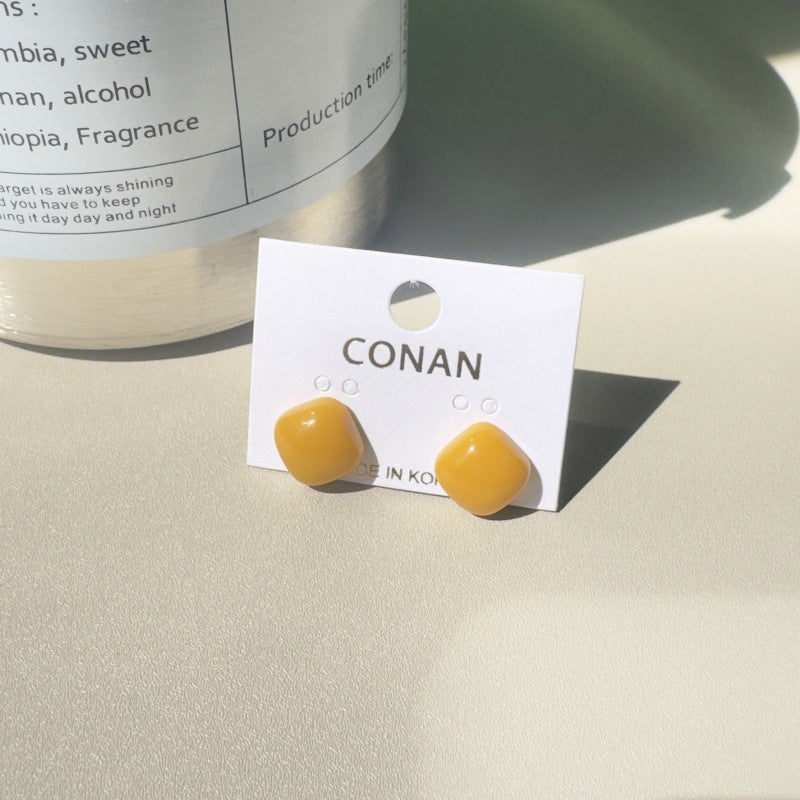 Women's Retro Blooming Acrylic Curved For Simple Stud Earrings