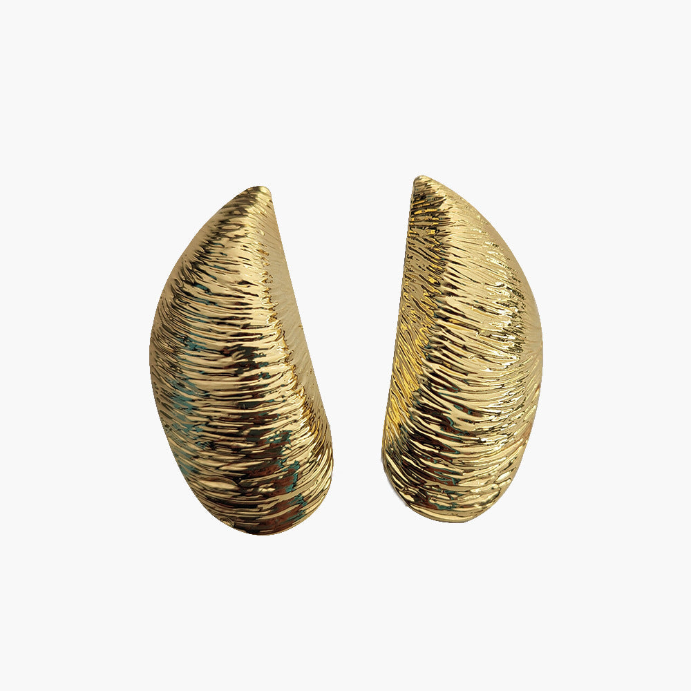 Women's Gold Shell Pattern Light Luxury Thread Curved Earrings