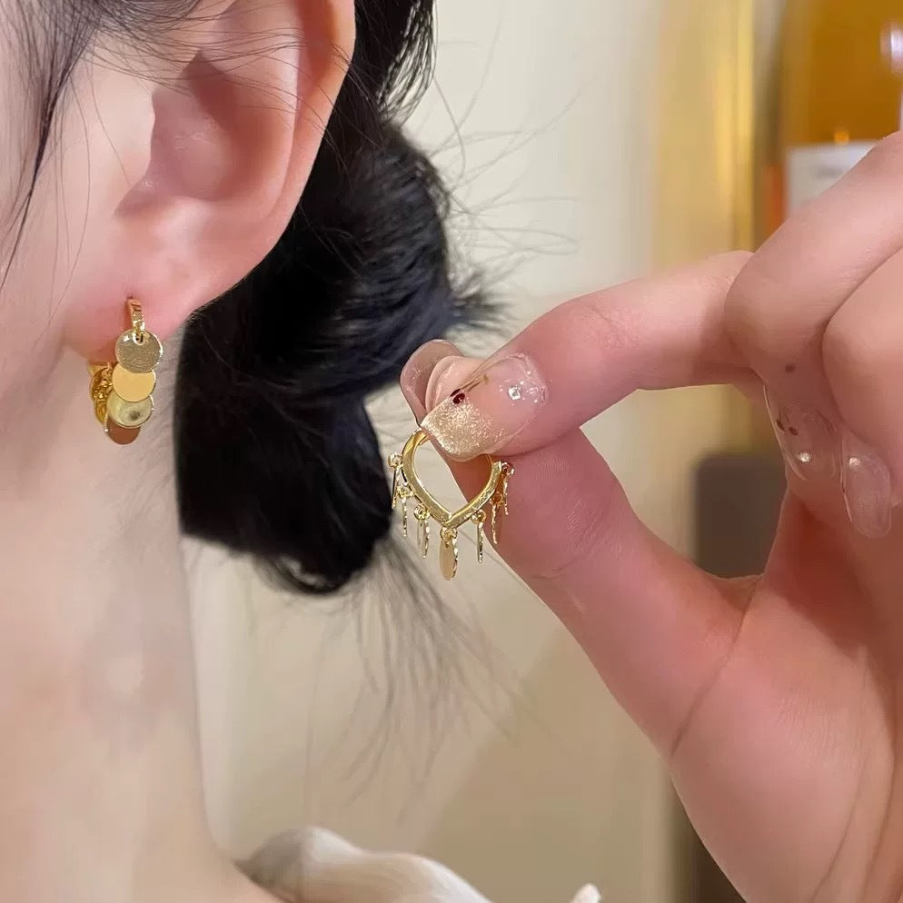 Women's Retro Style Love Sequins Clip Temperamental Minority Design High-grade Fashion Ear Buckle
