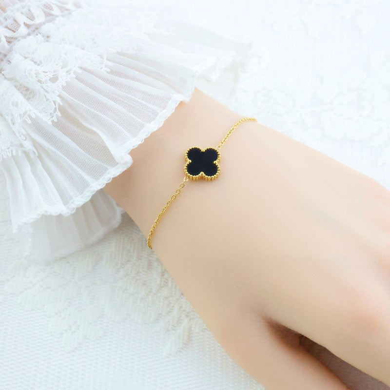 Four-leaf Clover Single Flower Pastoral Style Bracelet