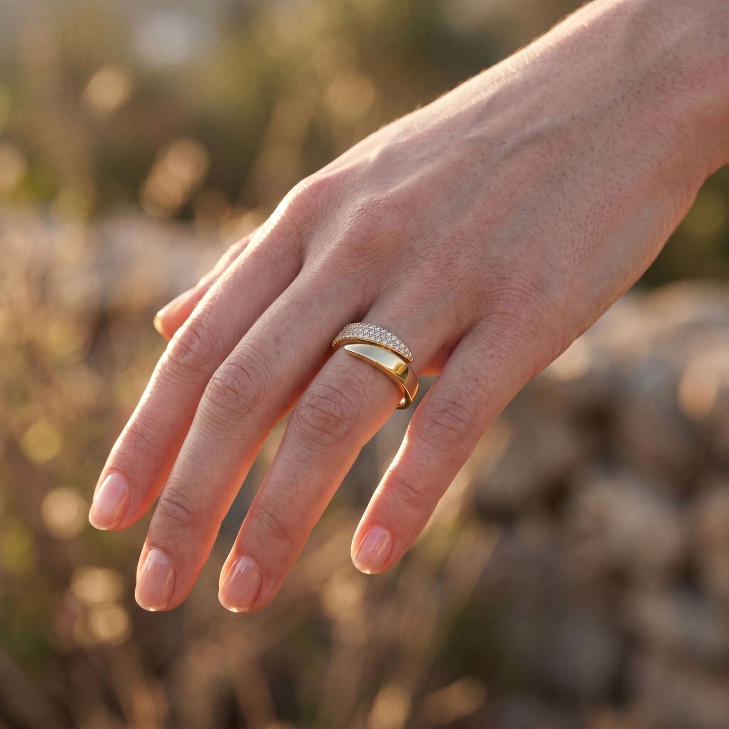Copper Inlaid Zircon Style Niche Geometric Ring