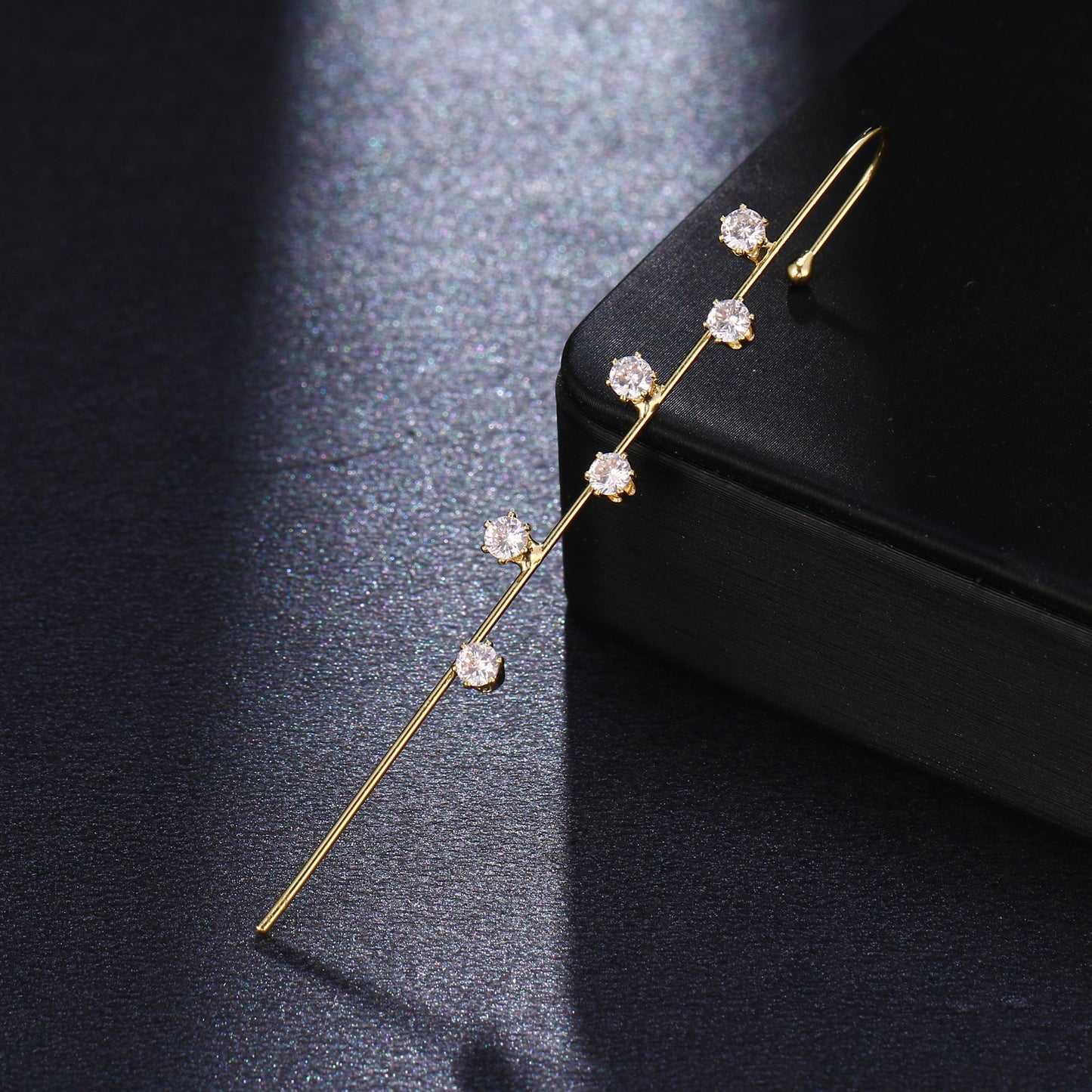 Super Fairy Copper Inlaid Zircon Temperamental Cold Style Earrings