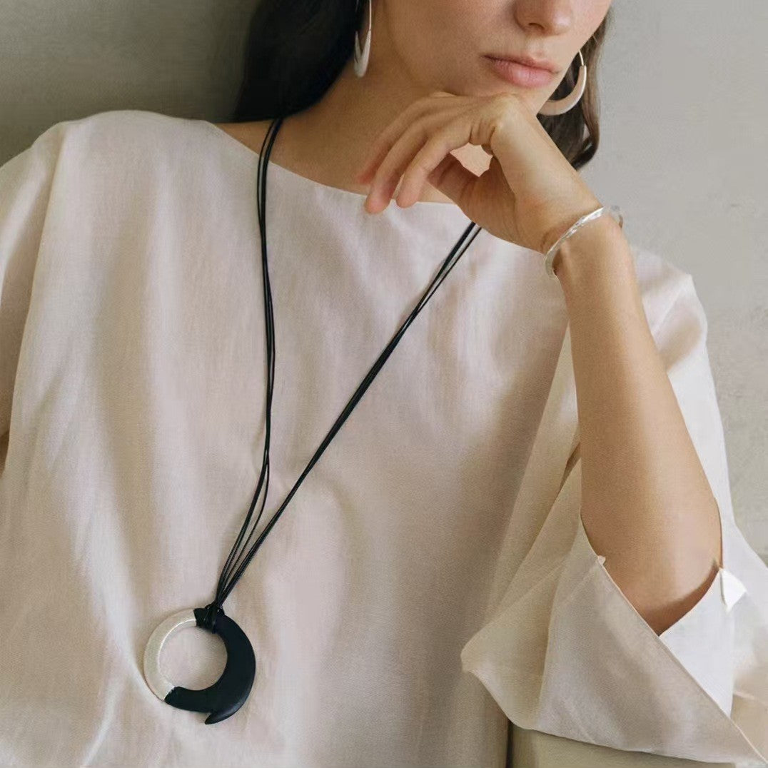 Women's Block Matte Long Simple Temperamental Retro Style Niche Design Necklace