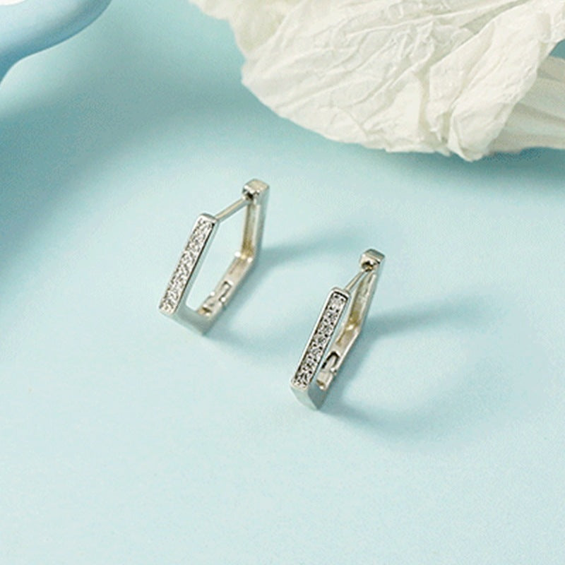 Simple Wild Female Cold Wind Trendy Grace Earrings