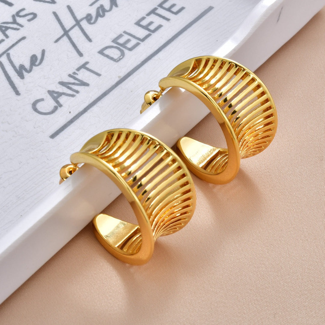 Women's Sier Pin High-grade Retro Cutout Geometric Earrings