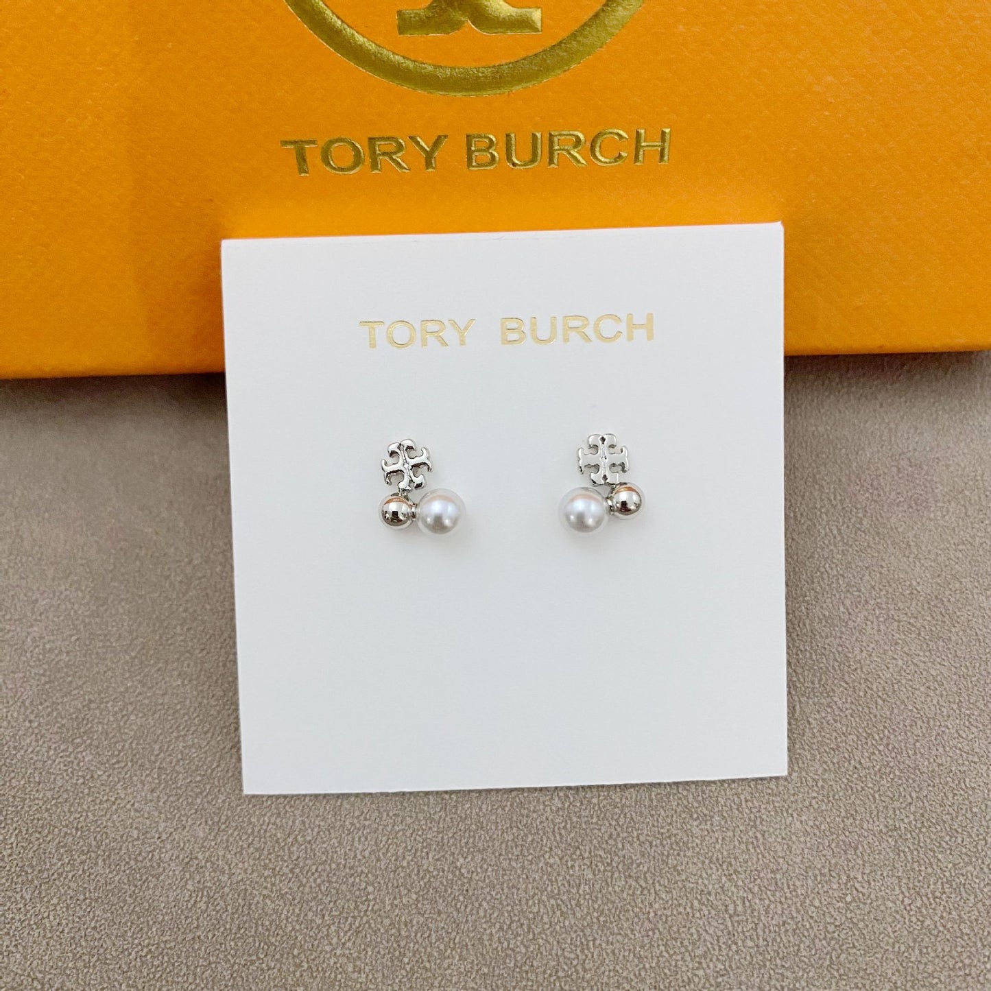 Design English Letters Inlaid Imitation Pearl Stud Earrings