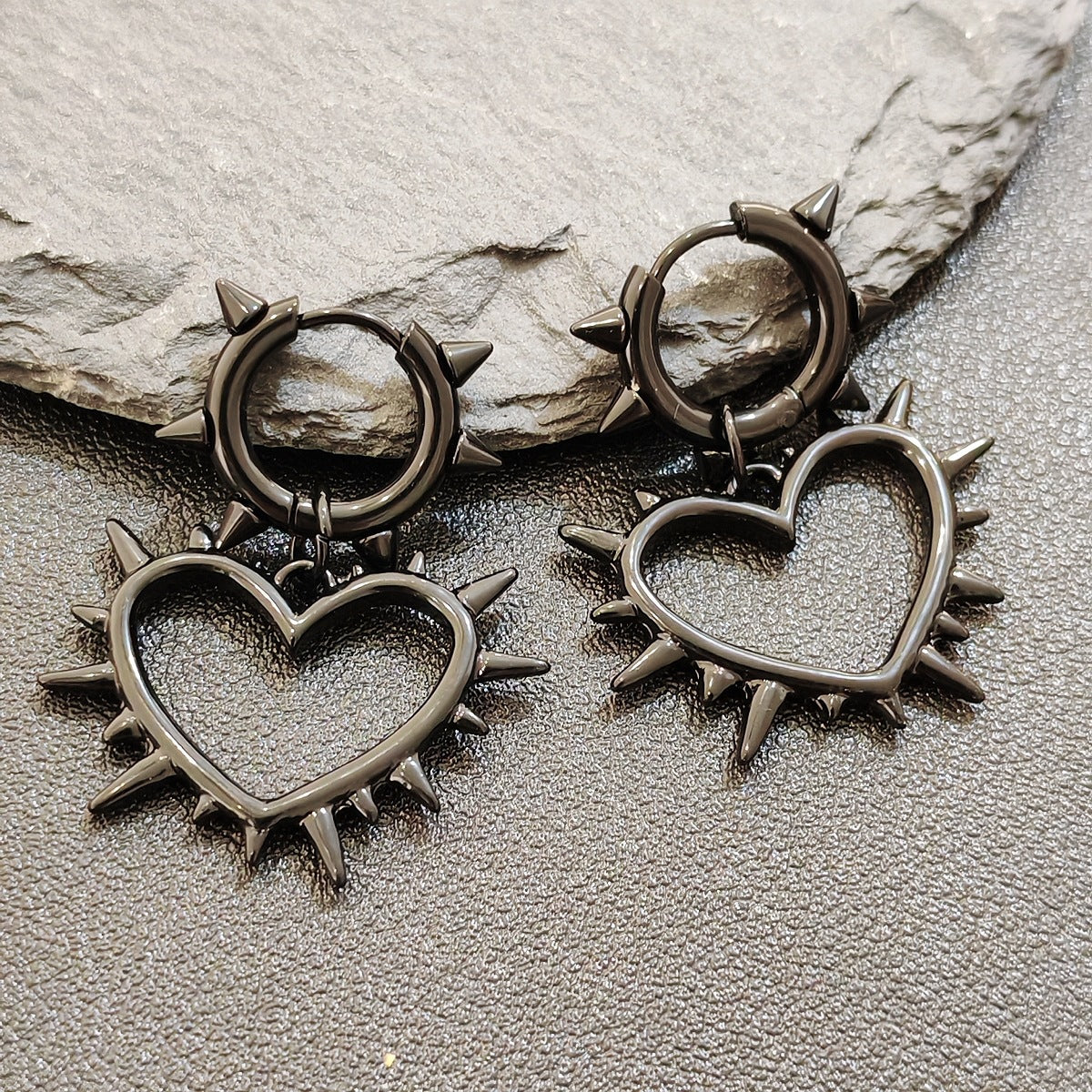 Style Personalized Thorn Circle Buckle Heart Earrings