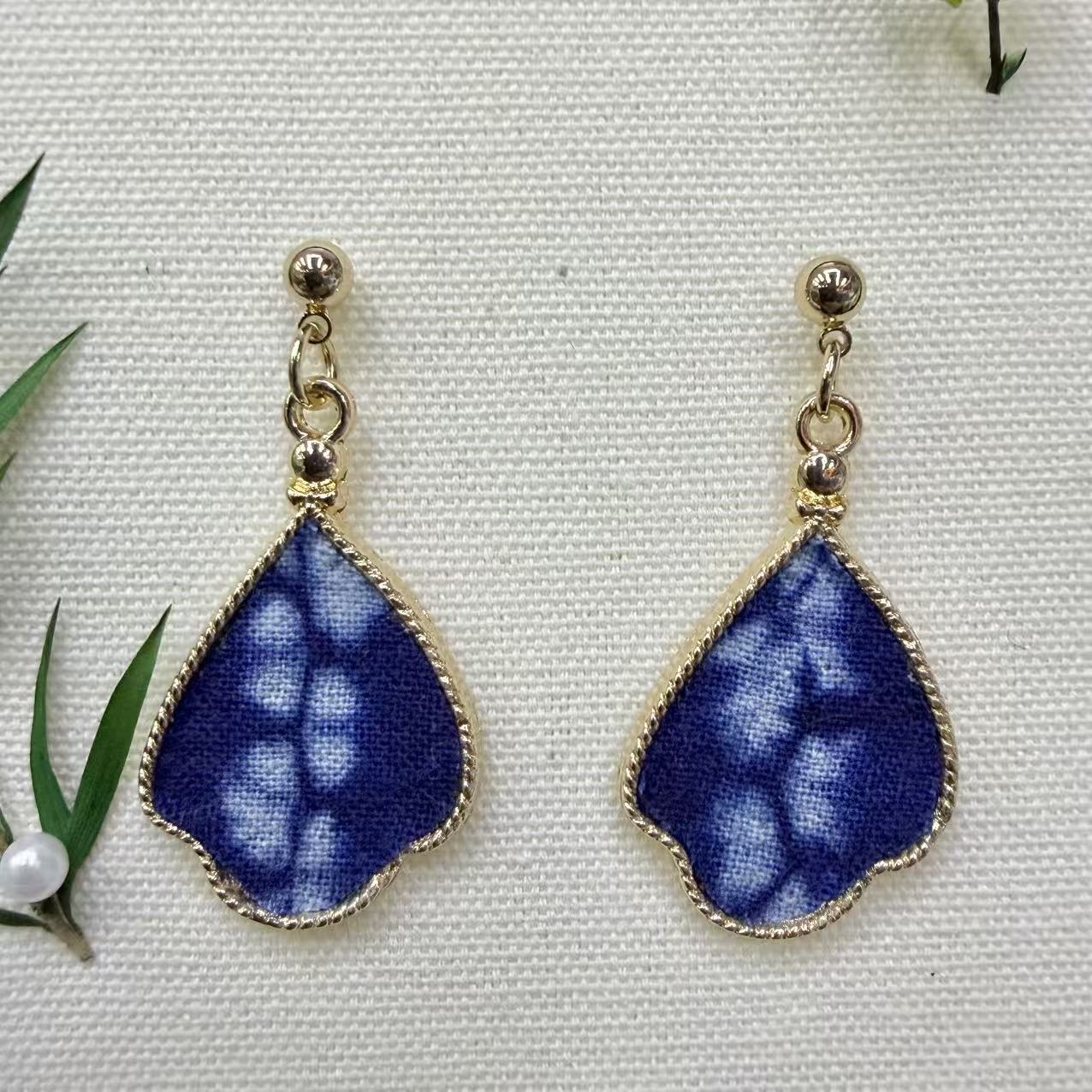 Yunnan Dali Ethnic Style Blue Dyed Stud Earrings