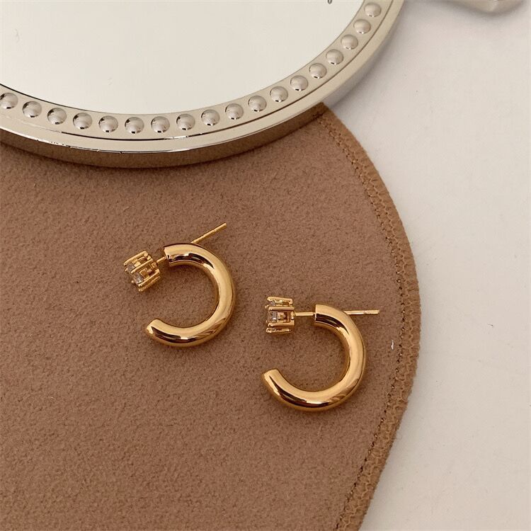 Sier Needle Female Niche Design Metallic Zircon Shaped Earrings