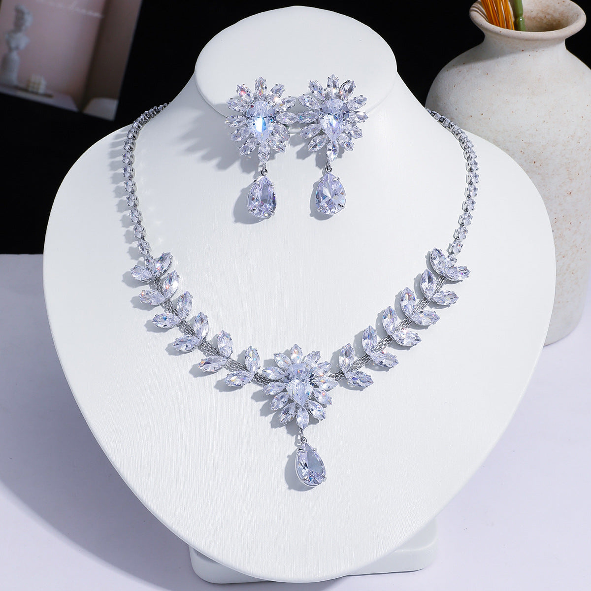Fashion Trend Zircon Green Butterfly Tassel Necklace
