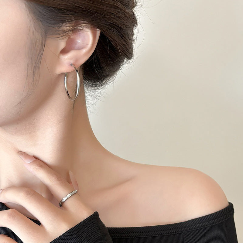 Women's Korean Style Metal Alloy Pearl High-grade Long Stall Light Stud Earrings