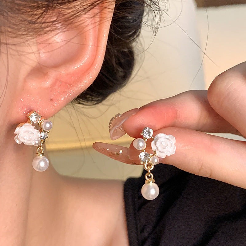Women's Sier Needle Fresh Flower For Light Luxury Minority High-grade Pearl Stud Earrings