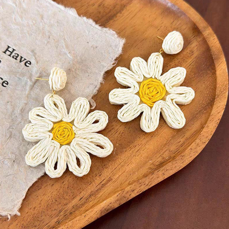 Women's Daisy Flower Niche Design Auricular Needle High-key Rings