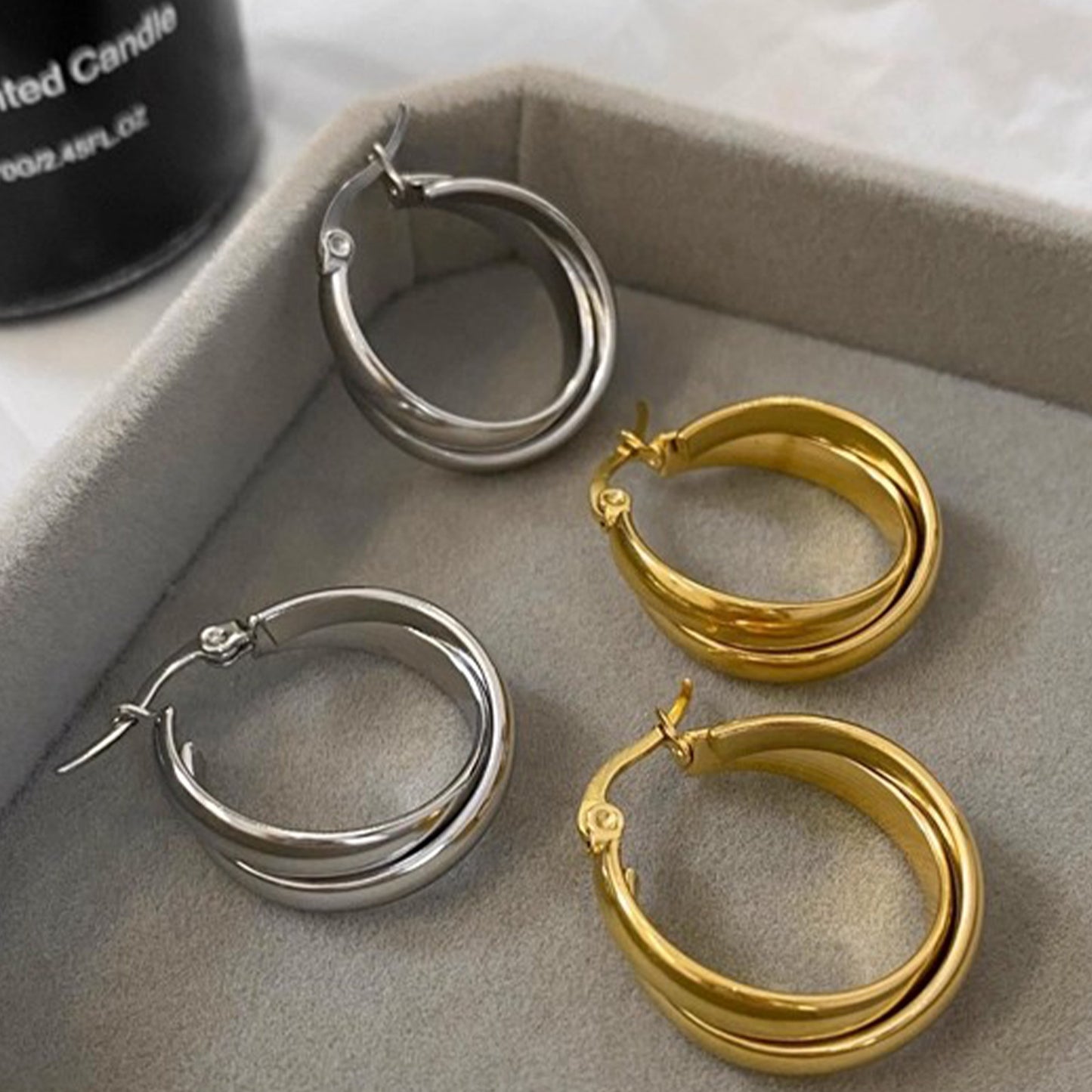 Women's Golden Bright Surface Style Hoop High Sense Ear Rings