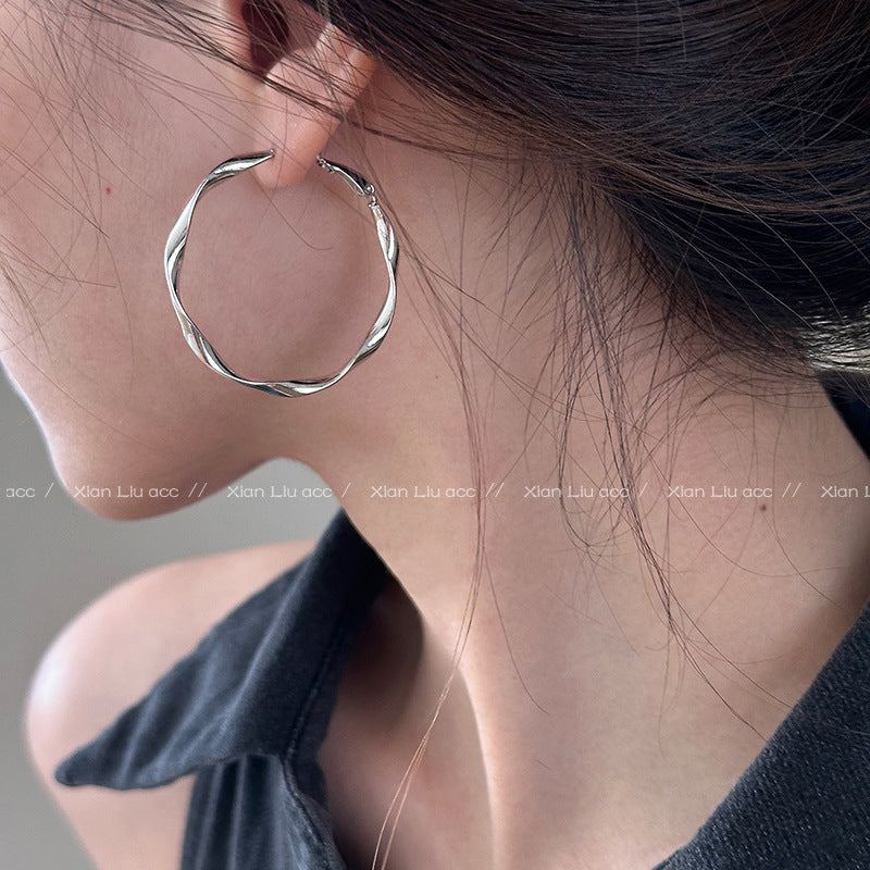 Mobius Big Ear Female Niche Unique High-grade Rings
